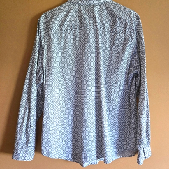 Investments buttoned shirt, size 16. - Picture 3 of 3